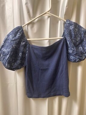 American Eagle Puffed Sleve Top